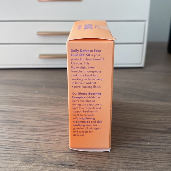Brand New Isle of Paradise SPF 50 Face Sunscreen - Picture 2 of 3